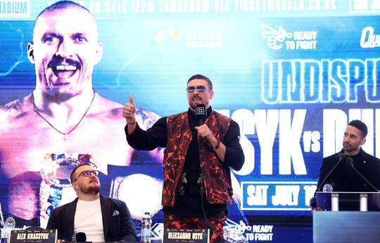 Usyk: "Tengo dos peleas más"